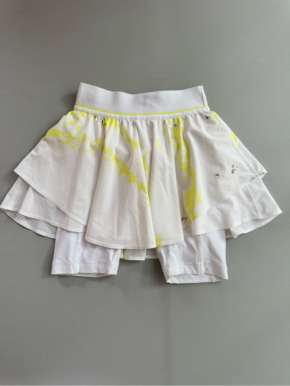 Lululemon Court Rival Skirt Skort White Neon Yellow High Rise Size 2 Tie dye